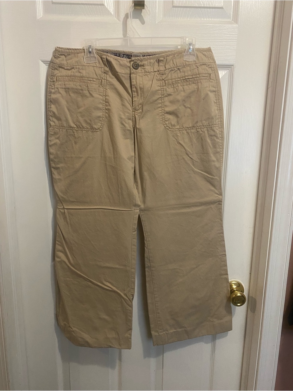 Old Navy Women's Wide-Leg Chinos in Khaki